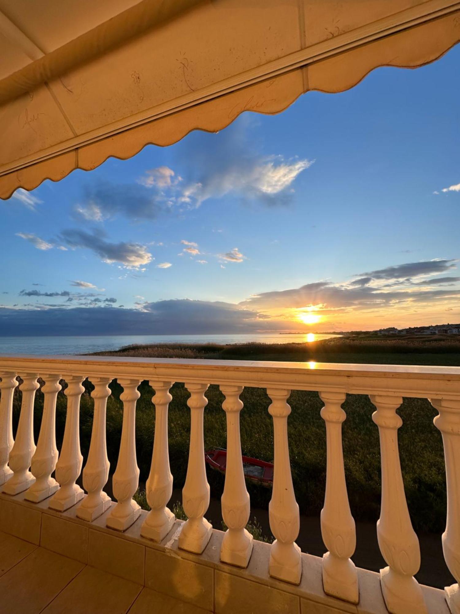 Dimar1 Seaside Apartment Paralia Dionisiou Eksteriør billede